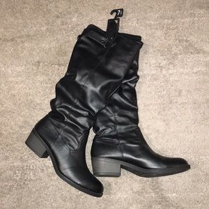 NWOT Time and Tru Black Boots